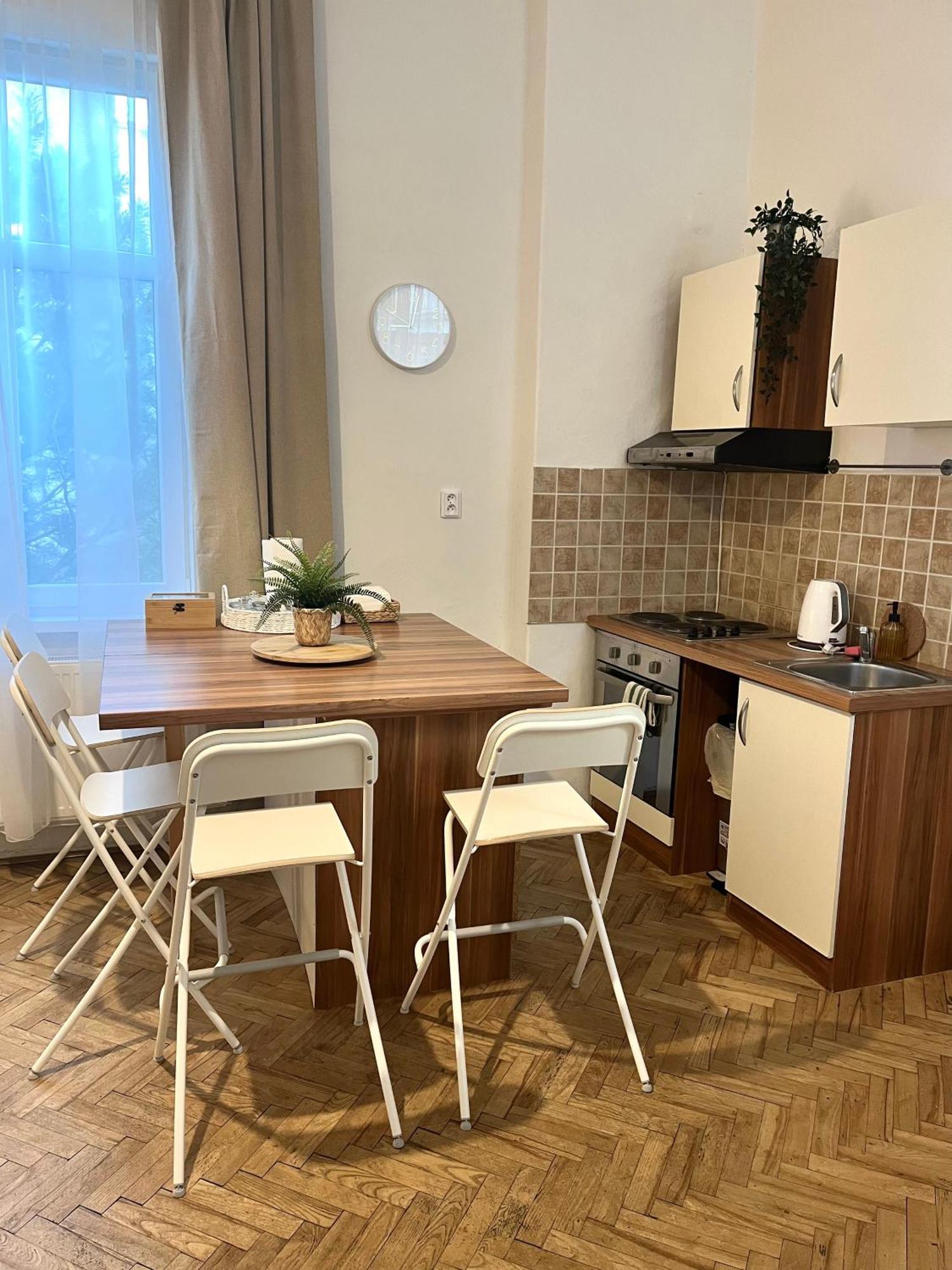 Apartment Cecil - Old Town Братислава Экстерьер фото
