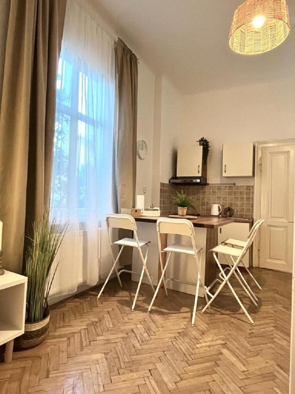 Apartment Cecil - Old Town Братислава Экстерьер фото
